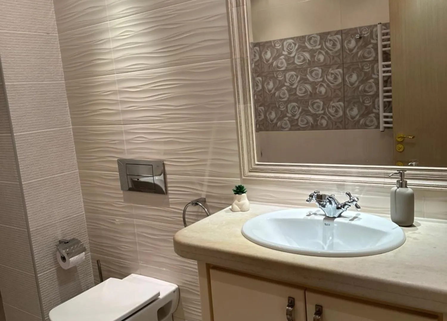 Yo Two - Central Varna Lux Apartment With Parking