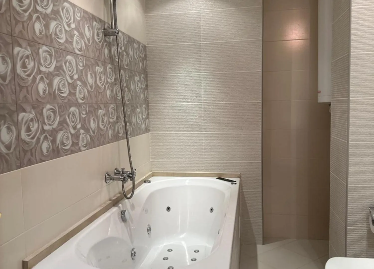 Yo Two - Central Varna Lux Apartment With Parking 0*,