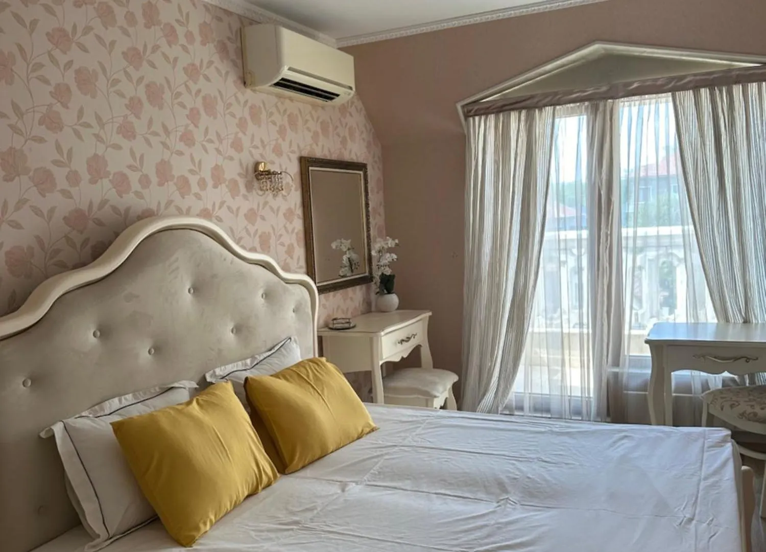 Yo Two - Central Varna Lux Apartment With Parking