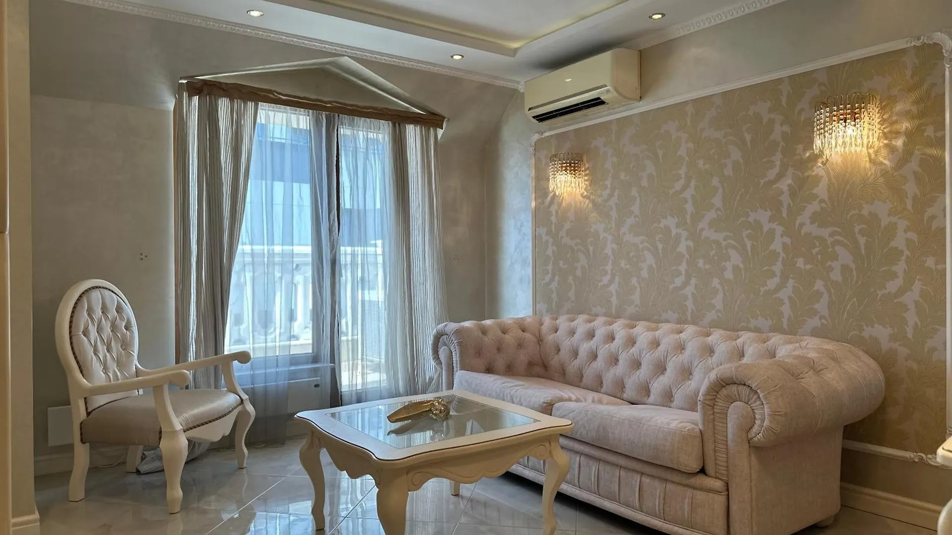 Yo Two - Central Varna Lux Apartment With Parking